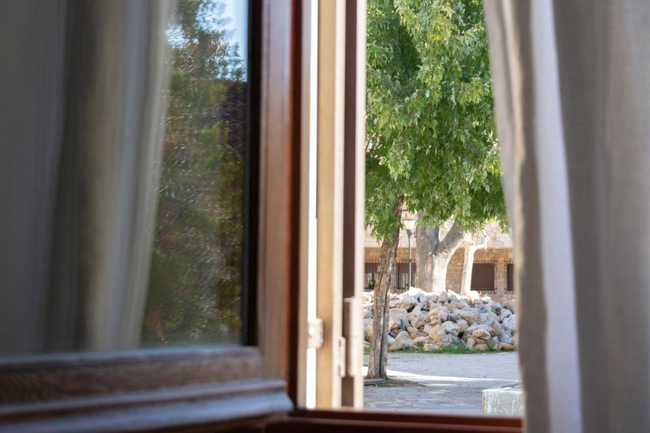 Hotel Rural Luna Llena Torremocha de Jarama エクステリア 写真